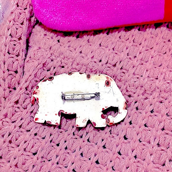♥️🐘»-Elephant Lovers-»Very Unique»Vintage Elephant Clay_Like Brooch»Fashion Pin - Picture 3 of 11